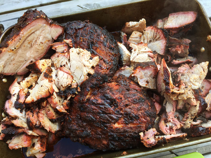 smoked pork roast carvings, lyxlagat, frederik zäll, bbq, barbeque, rökt kött, smoked pork, weber grill, weber, wsm